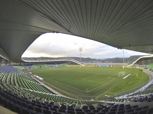 ESTADIO CHINQUIHUE<br>Suministro de torres de iluminación.