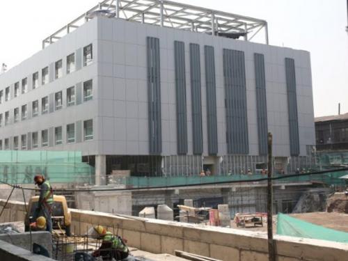 HOSPITAL EL SALVADOR<br>Suministro de bandejas ranuradas y escalerillas galvanizadas.