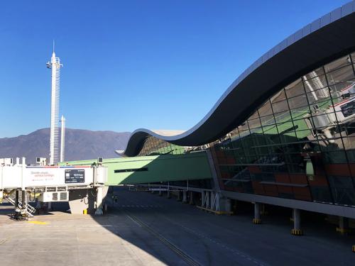 AEROPUERTO ARTURO MERINO BENÍTEZ<br>Suministro de bandejas ranuradas y escalerillas galvanizadas.